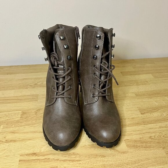 NWT Leather Combat Boots Combat Booties Style & Co "Caitlin" Size 9.5 - Picture 4 of 12